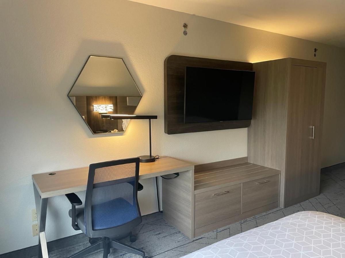 Holiday Inn Express Lapeer By Ihg Bagian luar foto